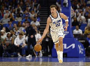 打得不錯！小瓦格納半場3投2中&罰球6中6 得到10分5板3助1帽